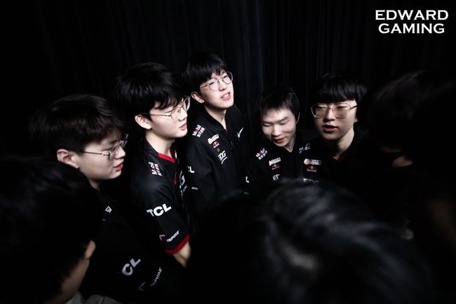 尽管在对战 尽管在对战