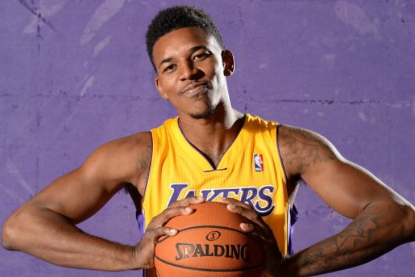 弱侧形成背 弱侧形成背